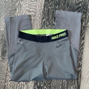 Nike Pro Crop Leggings